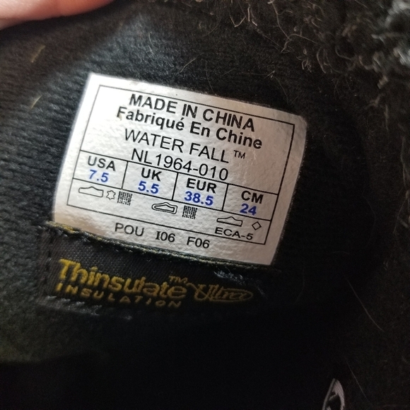 Sorel Waterfall black suede insulate winter boots - Picture 12 of 13